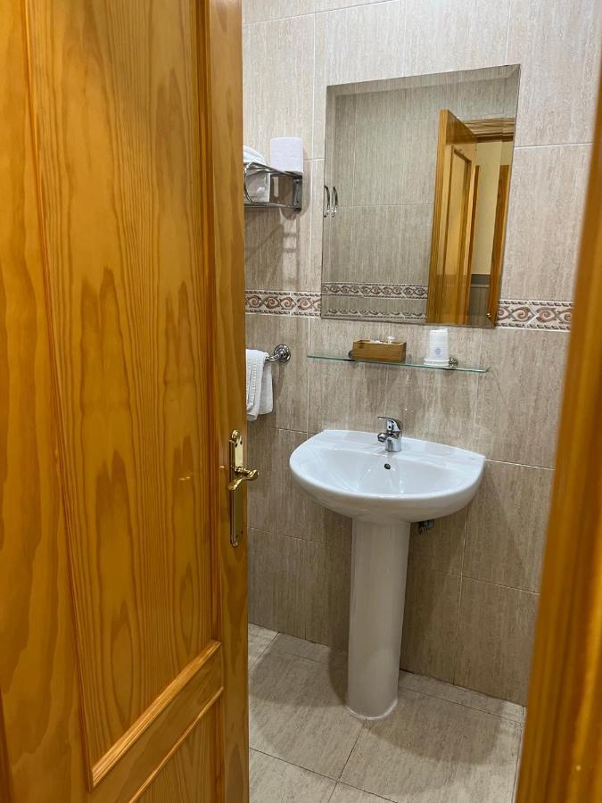 Hostal 82 Olías del Rey Eksteriør billede