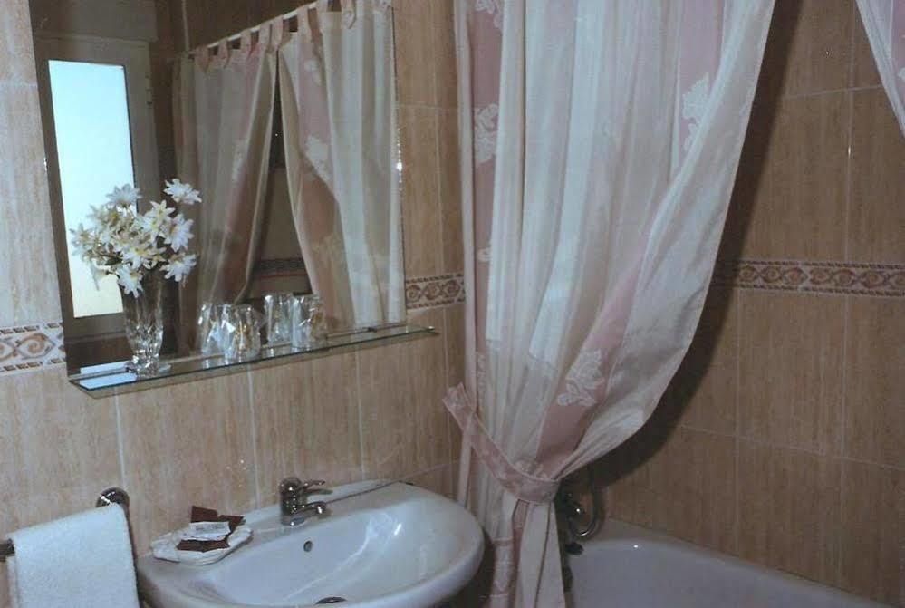 Hostal 82 Olías del Rey Eksteriør billede